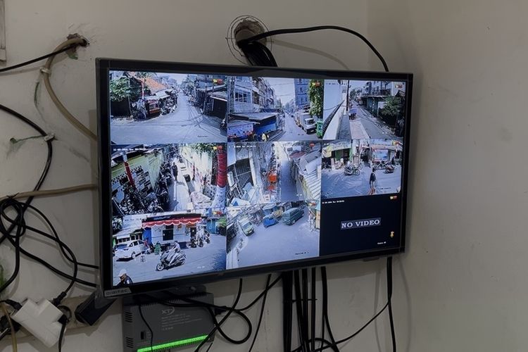 Perketat Keamanan Warga, RW di Tamansari Jakbar Pasang CCTV di Titik Rawan