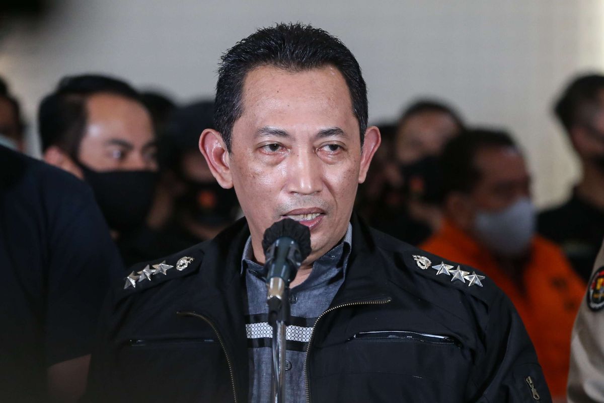 Kepala Bareskrim Polri Komjen Listyo Sigit dalam konferens pers penangkapan terpidana kasus korupsi pengalihan hak tagih (cessie) Bank Bali Djoko Tjandra tiba di Bareskrim Mabes Polri, Jakarta, Kamis (30/7/2020). Djoko Tjandra ditangkap di Malaysia.