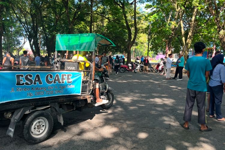 Pedagang Terdampak Pembangunan GOR H Agus Salim Padang, Bangun Kembali Kedai dengan Dana Pribadi