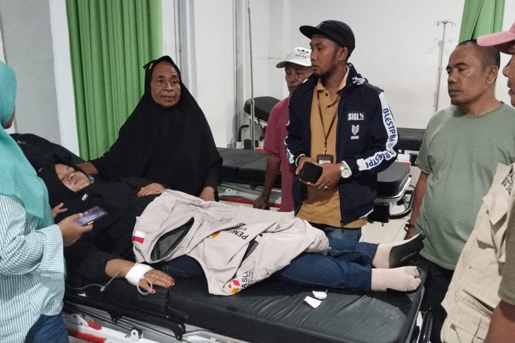 Anggota PTPS di Kabupaten Dompu saat menjalani perawatan di rumah sakit, Rabu (14/2/2024).