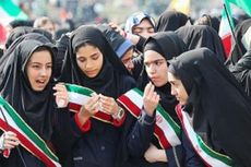 Peringatan Revolusi Iran Meriah