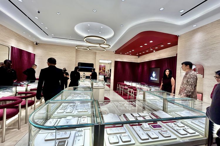 Reopening store Frank & co. Plaza Senayan, Jakarta Pusat, dengan konsep yang baru.