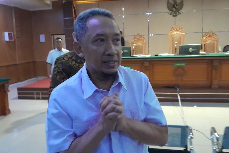 Wali Kota Bandung non aktif Yana Mulyana tengah bersaksi di sidang suap pengadaan barang dan Jasa Pemkot Bandung
