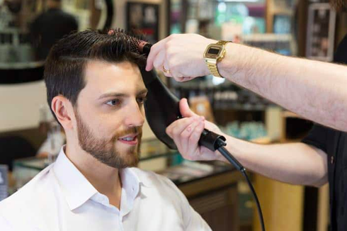 8 Tips Jadi Pelanggan yang Baik di Barbershop