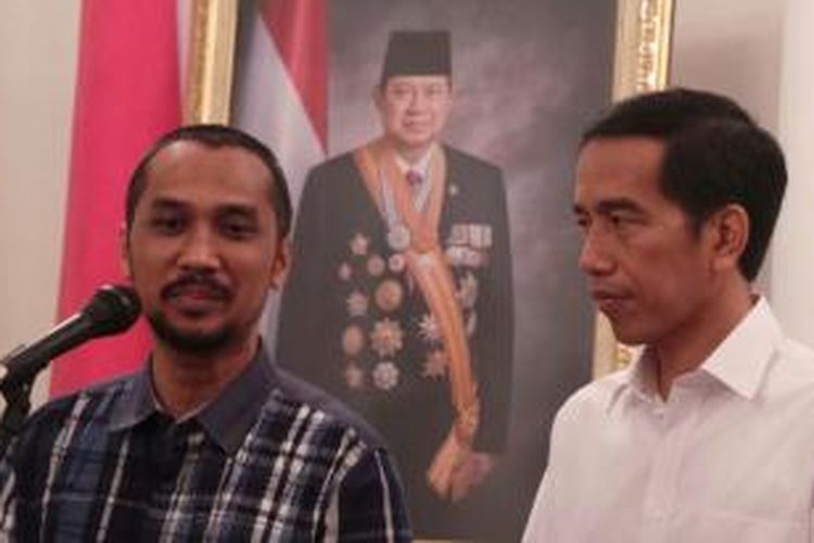 Gubernur DKI Jakarta Joko Widodo dan Ketua KPK Abraham Samad saat bertemu di Balaikota, Jakarta.