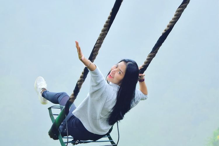 Keseruan berfoto di Batu Flower Garden,