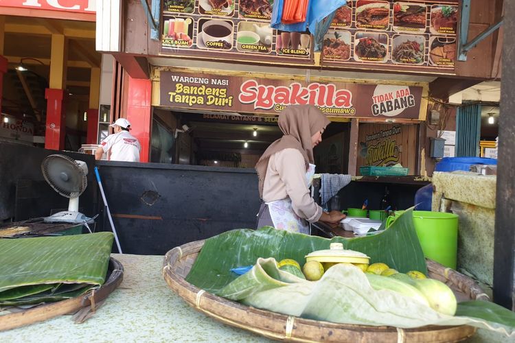 Bandeng Presto Syakilla, di Jalan Lintas Medan-Banda Aceh, Desa Keude Cunda, Kecamatan Muara Dua, Kota Lhokseumawe, Senin (16/3/2020).