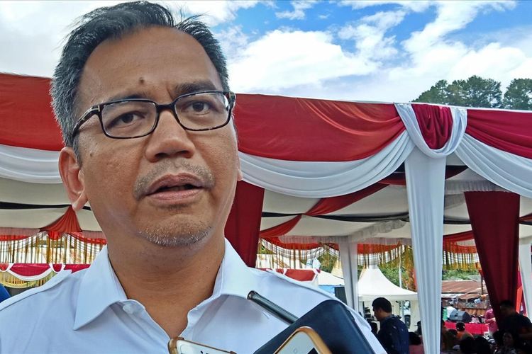 Sihar Sitorus, legislator dengan suara terbanyak pada pileg 2019 menilai masyarakat dan negara ingin melihat komitmen para wakil rakyat membangun daerahnya bukan dengan praktek korupsi