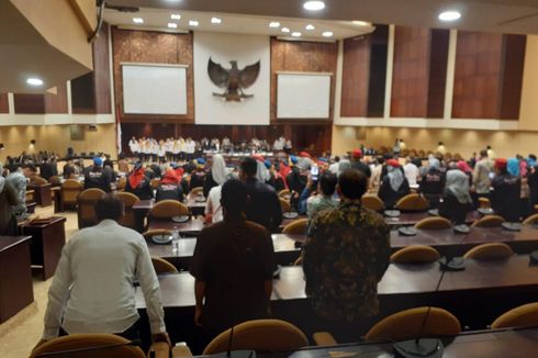 Sidang Paripurna, Pimpinan DPD Nono Sampono Bahas Banjir Jabodetabek 