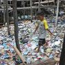 Tekan Penyebaran DBD di Sikka, Bupati Lantik 100 Petugas Sampah
