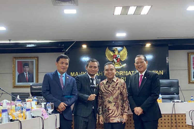 Imron Amin dilantik menjadi Wakil Ketua MKD DPR menggantikan Habiburokhman di ruang MKD DPR, Senayan, Jakarta, Senin (10/7/2023). 