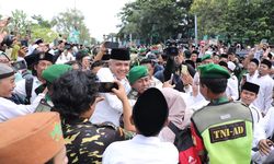 Hadiri Resepsi Puncak Seabad NU di Sidoarjo, Ganjar Tarik Perhatian Ribuan Nahdliyin