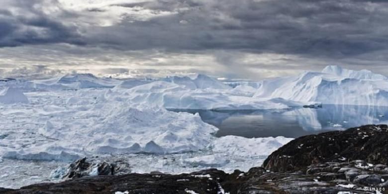 Dalam Konferensi Arktis Internasional 2013 puluhan politisi dan dan pakar membahas masalah lingkungan di kawasan Kutub Utara. Pertemuan itu berlangsung di kota Salechard, Siberia.