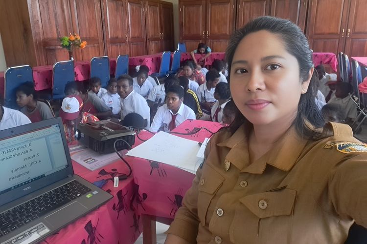 Kisah Ory, Guru yang Mengajar Pakai AI dan Pernah Cegah Pernikahan Dini Siswa SD