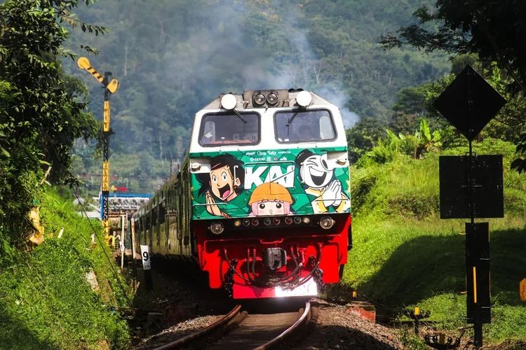 KAI menghadirkan Livery Tematik Idul Fitri 1446 Hijriah untuk merayakan Ramadhan dan Idul Fitri tahun ini.