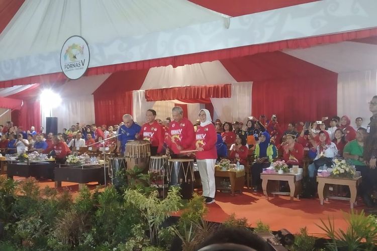 Acara pembangunan Fornas V dihadiri Menteri Pemuda dan Olahraga (Menpora) Zainudin Amali didampingi Gubernur Kaltim Isran Noor, Anggota Komisi X DPR RI Dapil Kaltim Hetifah Syaifudian, dan Ketua Umum Federasi Olahraga Masyarakat Indonesia Hayono Isman di GOR Sempaja, Sabtu (16/11/2019).