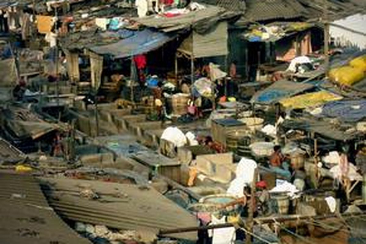 Pencucian dhobi ghat di Mahalaksmi. 
