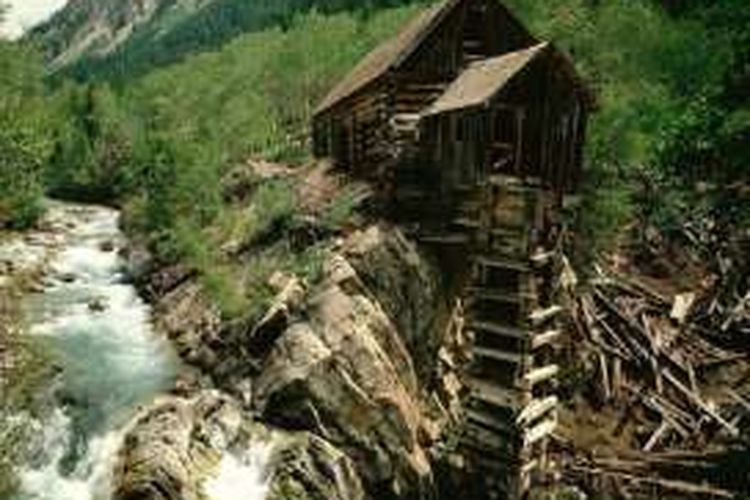 Gubuk Crystal Mill