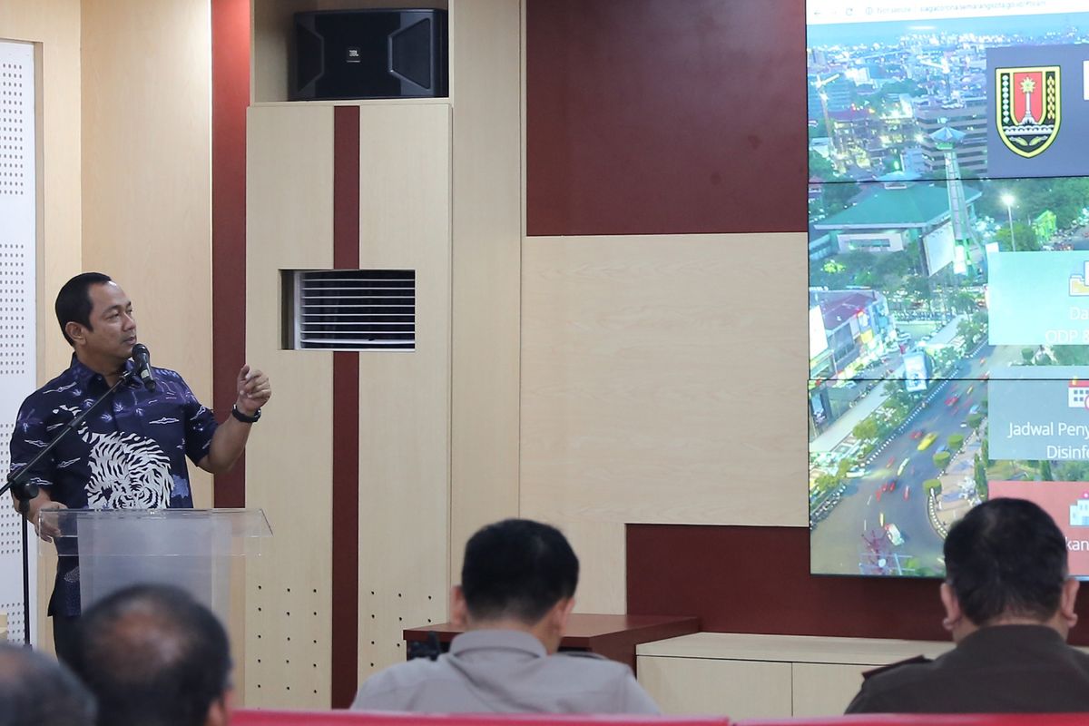 Wali Kota Semarang Hendrar Prihadi saat menjelaskan Semarang siaga Corona.