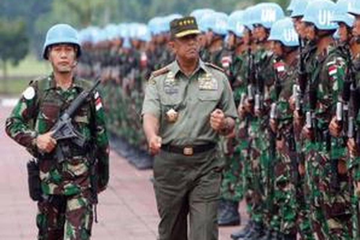 Kontingen Garuda TNI saat upacara keberangkatan menuju Lebanon.