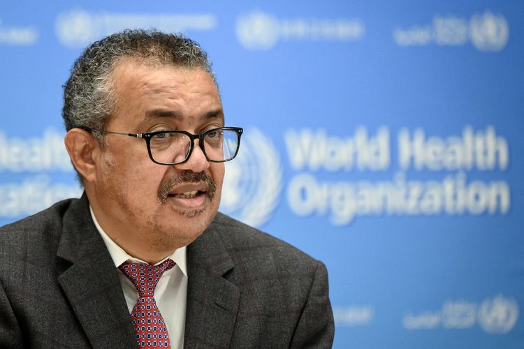 Direktur Jenderal WHO Tedros Adhanom Ghebreyesus berpidato dalam peluncuran kerja sama tahunan dengan Qatar, untuk membuat Piala Dunia 2022 dan ajang-ajang olahraga akbar lainnya tetap sehat dan aman, di Jenewa, Swiss, 18 Oktober 2021.