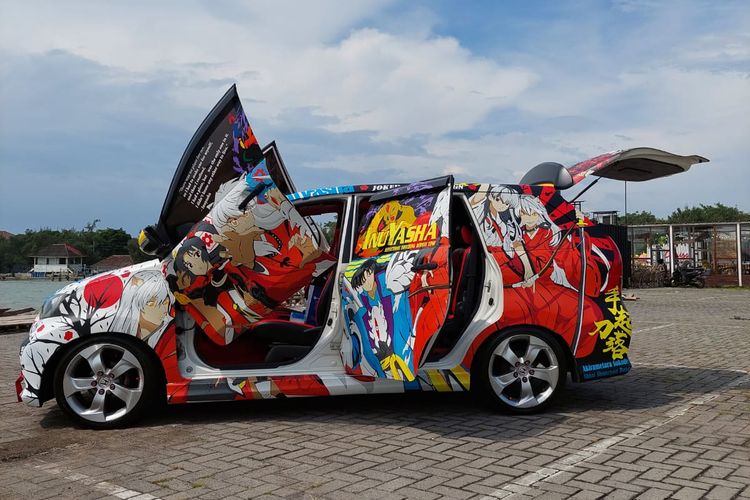 Toyota Avanza Veloz 2013 milik Eko Satriyanto Hadi di modifikasi cukup ekstrim pada bagian interior. 