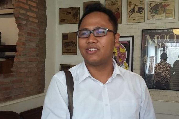 Anggota Divisi Investigasi dan Publikasi Indonesia Corruption Watch (ICW) Tama S Langkun, saat ditemui di Cikini, Jakarta Pusat, Rabu (17/6/2015).