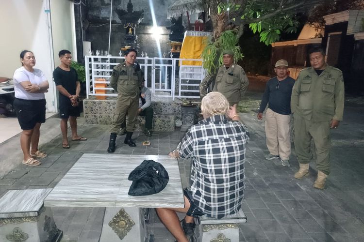 WN Australia Menggelandang 4 Hari di Poskamling Kuta Bali, Diamankan Satpol PP