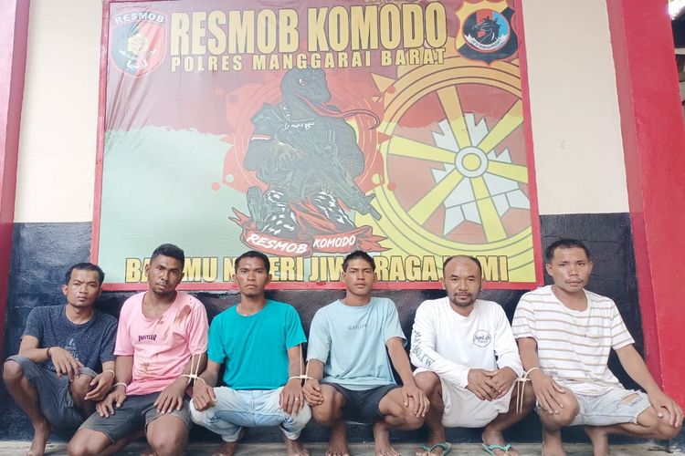 Para pelaku mengambil anak Komodo di Kerora Pulau Rinca, Kabupaten Manggarai Barat, Nusa Tenggara Timur, untuk diselundupkan ke luar daerah ditahan di Polres Manggarai Barat, pada Rabu (1/10/2023).