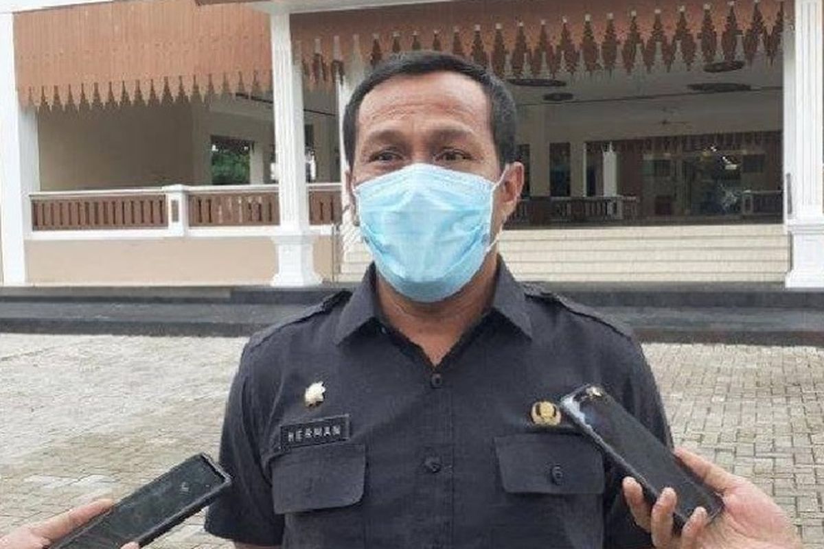 Herman Hanapi diangkat menjadi penjabat Sekretaris Daerah Kabupaten Bekasi.