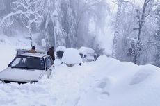 Puluhan Orang Meninggal Setelah 125.000 Mobil Terjebak Macet dalam Badai Salju