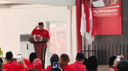 Berpantun, Hasto Ajak Kader PDI-P Banten Menangkan Ganjar di Pilpres 2024
