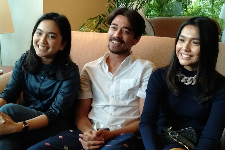 (Ki-ka): Rachel Amanda, Wafda Saifan, dan Rania Putrisari pemeran NKCTHI The Series saat berasa di Epicentrum, Jakarta Selatan, Selasa (26/11/2019)