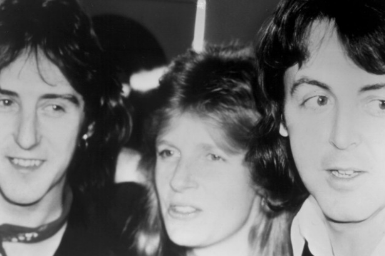 Grup band Wings yang terdiri dari Paul McCartney, Linda, dan Denny Laine