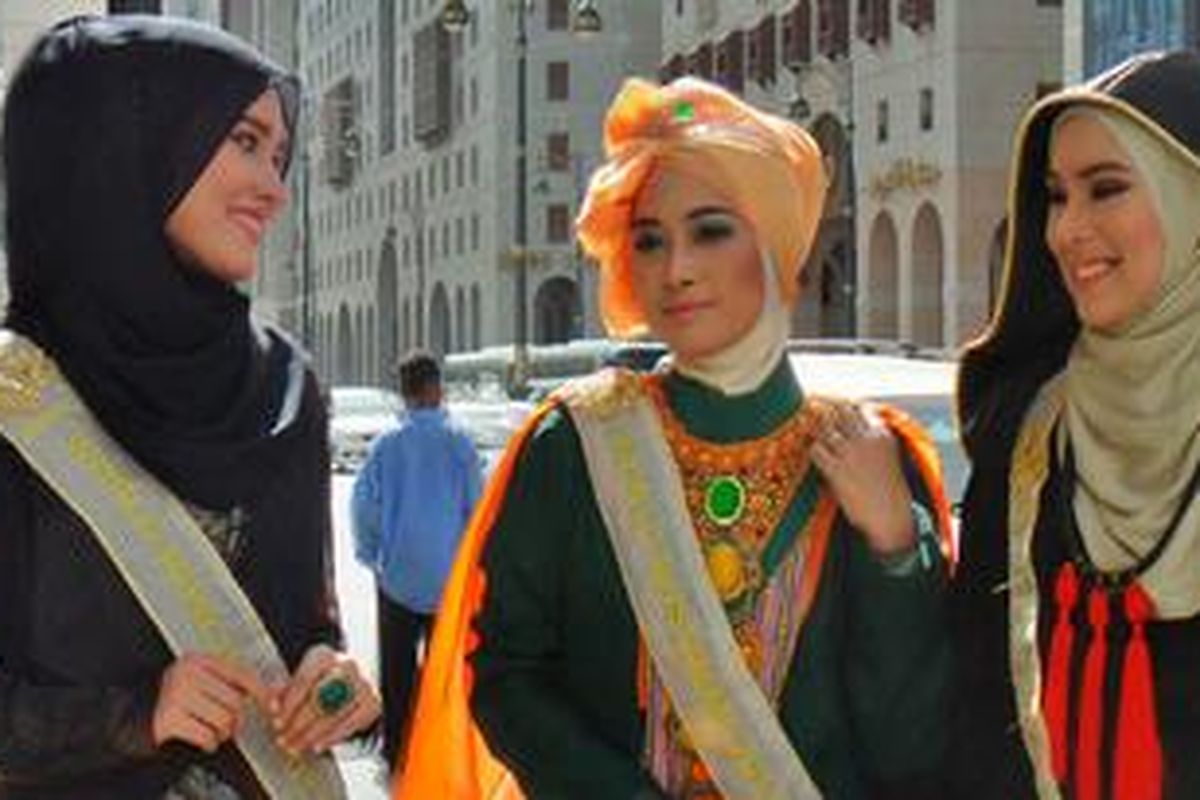 Hijab terbukti tak menjauhkan Anda dari kesempatan untuk beraktivitas, berprestasi dan bergaya.