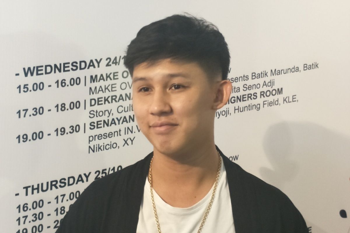 Jevin Julian saat menghadiri Jakarta Fashion Week (JFW) di pelataran Senayan City, Jakarta Pusat, Rabu (24/10/2018) malam. 