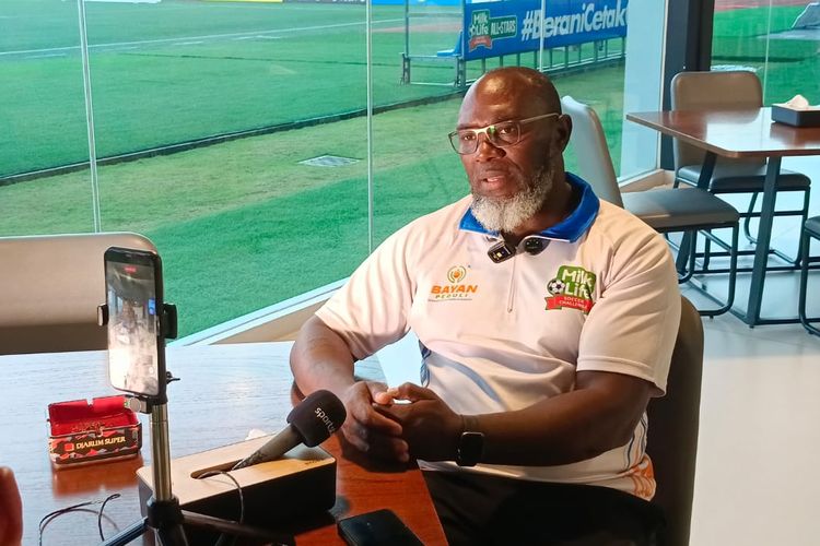 Tantangan Emosional dalam Pembinaan Sepak Bola Putri di Mata Jacksen Tiago
