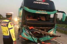 Bus Pariwisata Tabrak Truk di Tol Jombang-Mojokerto, 13 Penumpang Luka-luka