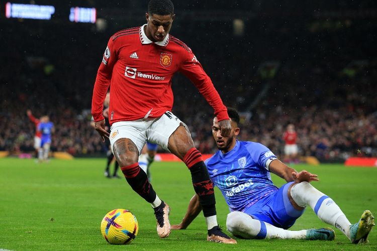 Aksi penyerang Manchester United, Marcus Rashford, pada laga Liga Inggris kontra Bournemouth di Stadion Old Trafford, Rabu (4/1/2023) dini hari WIB.