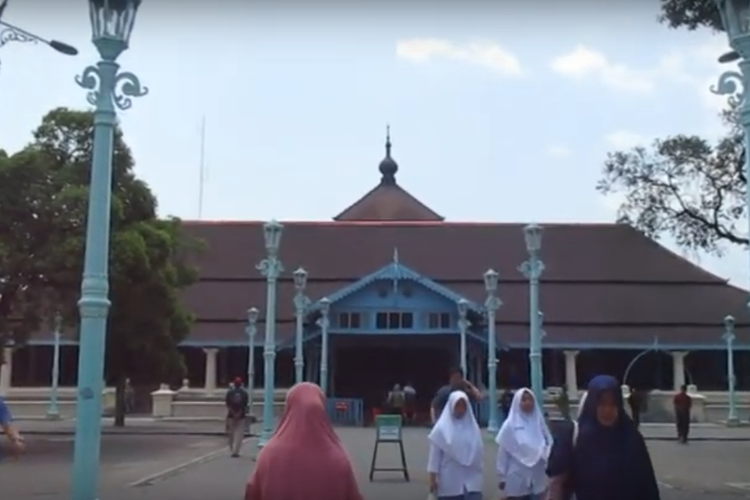 Bagian depan Masjid Agung Surakarta