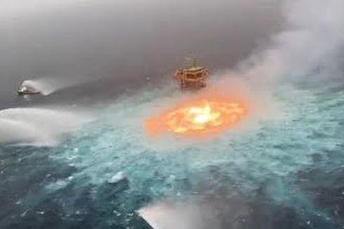 Pipa Gas Pecah di Teluk Meksiko, Api Warna Jingga Menjalar di Lautan