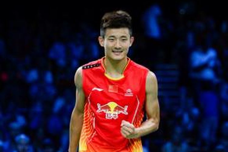 Pebulu tangkis Tiongkok, Chen Long, merayakan kemenangan atas pemain Indonesia, Tommy Sugiarto, pada laga semifinal Kejuaraan Dunia 2014 di Ballerup Super Arena, Kopenhagen, Sabtu (30/8/2014). 