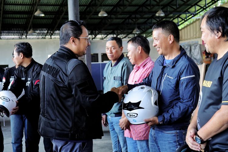 Kegiatan safety riding Jasa Raharja bersama Komunitas NMax Tomohon, Jumat (26/7/2024).  