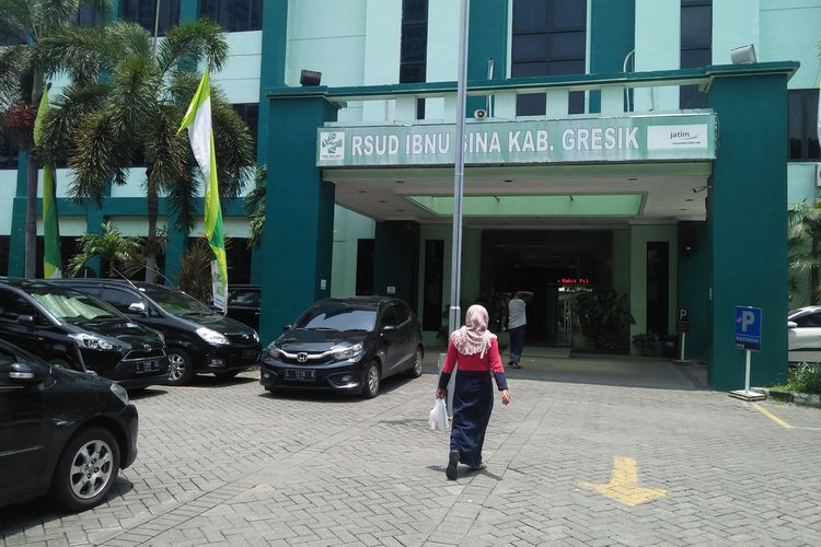 Rumah Sakit Umum Daerah (RSUD) Ibnu Sina Gresik, yang saat ini sedang merawat pasien yang dimaksud.