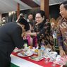 Momen Haru Prabowo Menahan Air Mata Saat Bertemu Istri Eks Komandannya