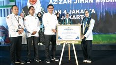 Kisah Azizah, Lulusan Madrasah yang Raih 14 LoA Kampus Luar Negeri