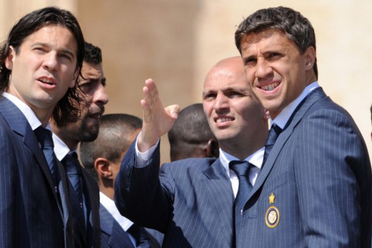 Santiago Solari (kiri) saat menghadiri acara di St Peter Square, Vatikan, 7 Mei 2008.