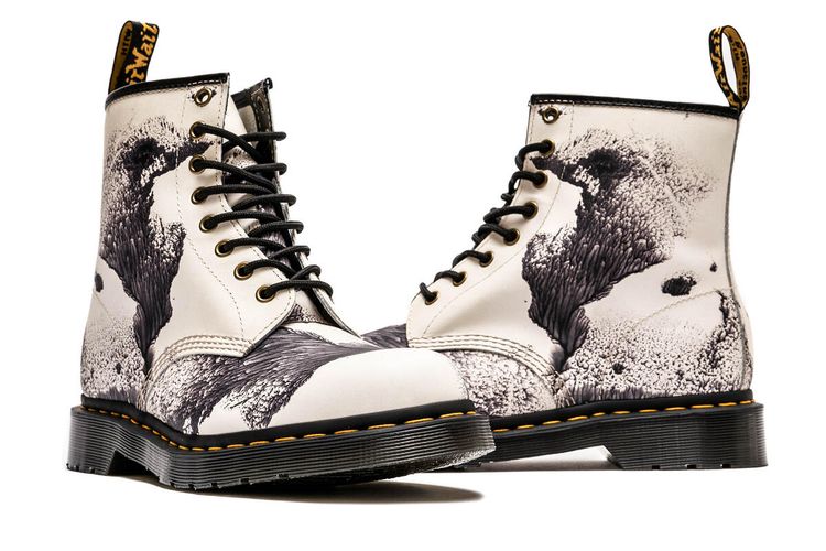 kolaborasi Tate x Dr. Martens