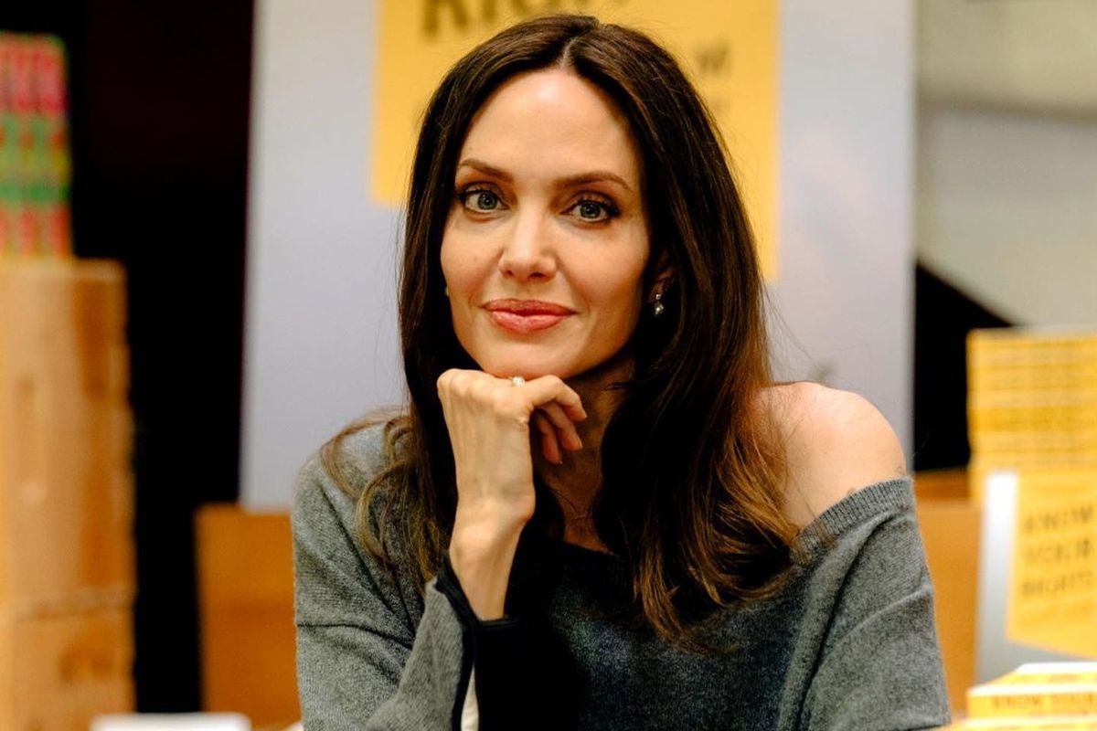 Angelina Jolie bikin bisnis fesyen berkelanjutan dengan misi kemanusiaan