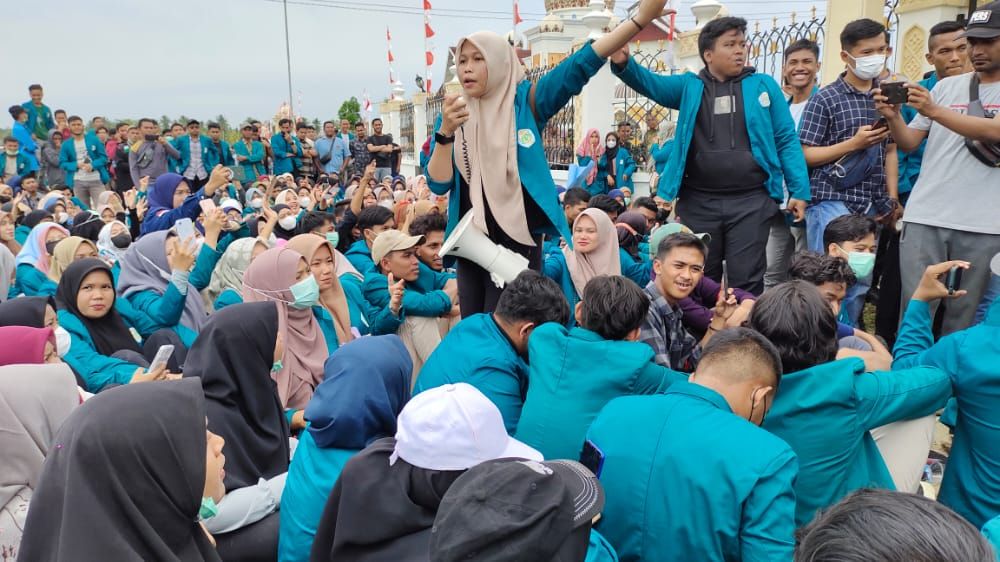 Mahasiswa Aceh Utara Demo Tolak Kenaikan BBM, Hanya 4 Dewan yang Temui Pendemo